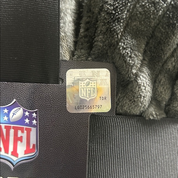 NFL Gray Ribbed Silk Touch Robe “Falcons” NWT - Picture 2 of 4
